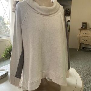 Free People off-white and gray casual top, size M